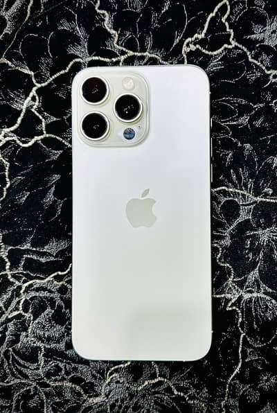 Iphone 15 pro max jv 256 white