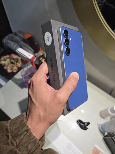 Samsung Galaxy S25 FE – Blue | 256GB | PTA Approved | Mint Condition