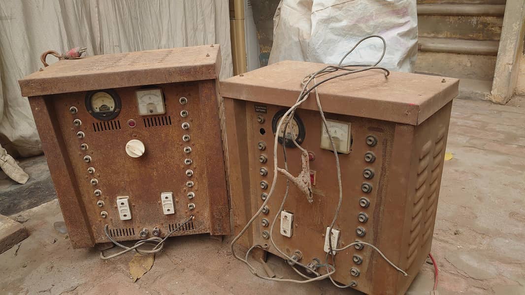 بیٹری چارجر 1