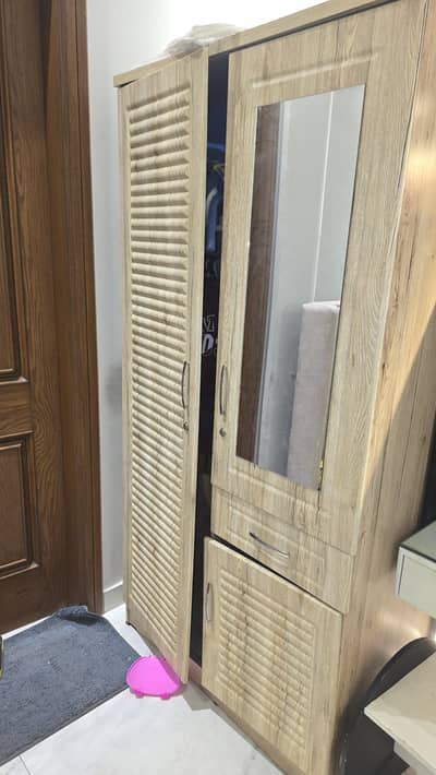 2 door wardrobe    width  39 Inch  height 6 feet