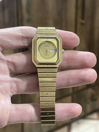 Antique piece of seiko japan gold tone automatic brand new condition