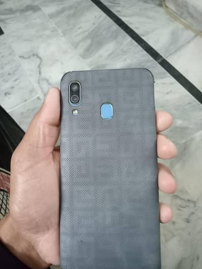 Samsung a30 For Sale