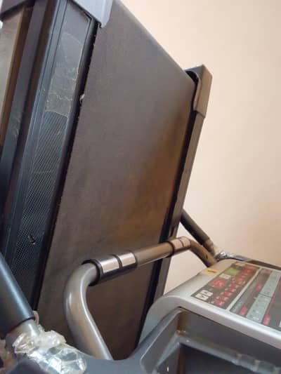 Incline treadmill