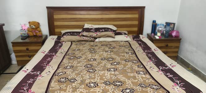 king size bed +2 Sight table