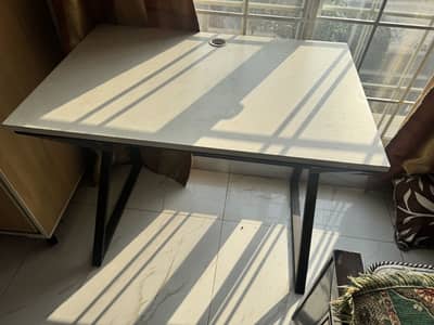 Study Tables Best Condition