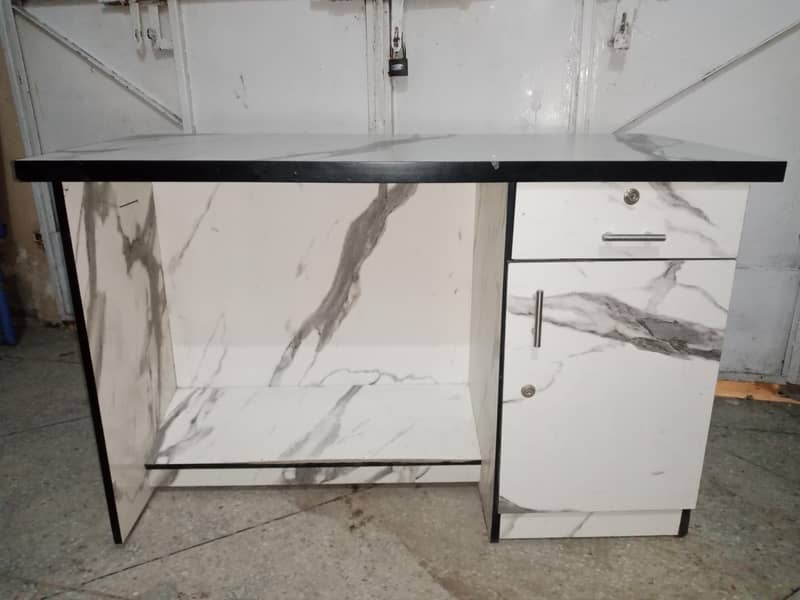 Computer table/office table/Executive Table 0