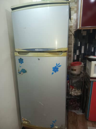 WAVES W13 FRIDGE MESIUM SIZE