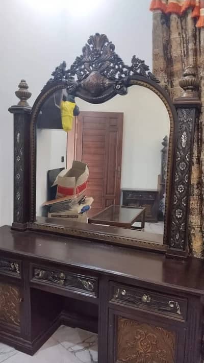 Dressing Table for Sale