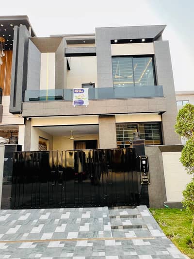 5 Marla Brand New A Plus Solid Constructed House For Sale In Park View City Lahore.