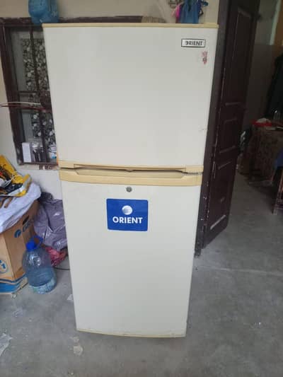 Medium size Orient Frij fr sale going Punjab posting