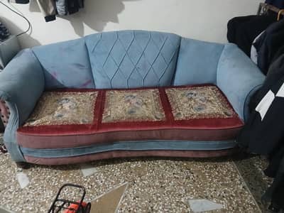 5 Seater Sofa Available in good condition