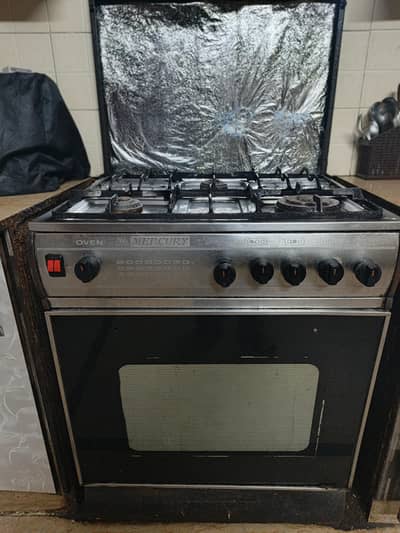 Mercury built-in gas stove with oven.