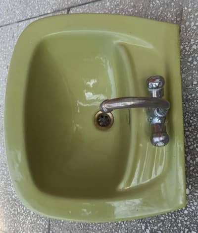 Wash basin, mixer and Pedistal