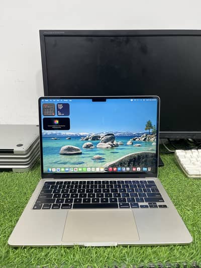  Apple MacBook Air M2 (2022) – 8GB RAM | 256GB SSD