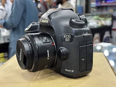 Canon 5D Mark III - Full-frame Body - Professional dslr camera