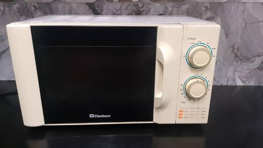 Excellent Condition Dawlance Microwave Oven