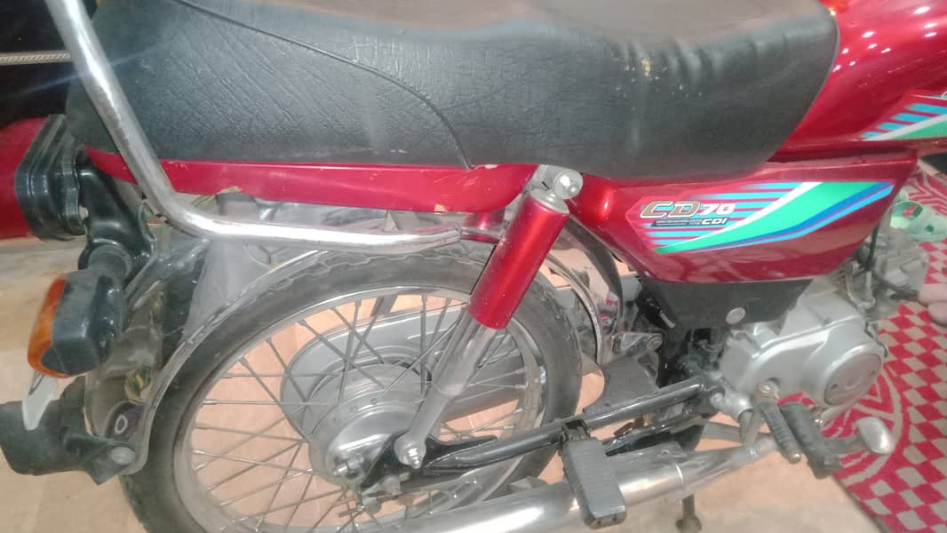 اچھی چلتی ہے کاغزات مکمل ہیں 3