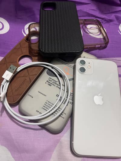 iPhone 11 white color water pak 4\64 jv