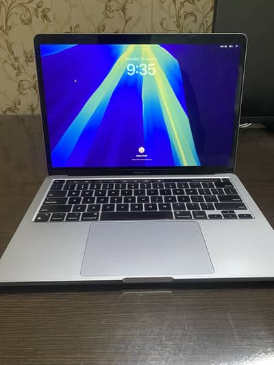 MacBook Pro M1 (13-inch) - 8GB / 256GB - Box & Charger Included
