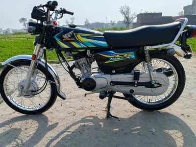 Honda 125 10/10 condition. 03234966603