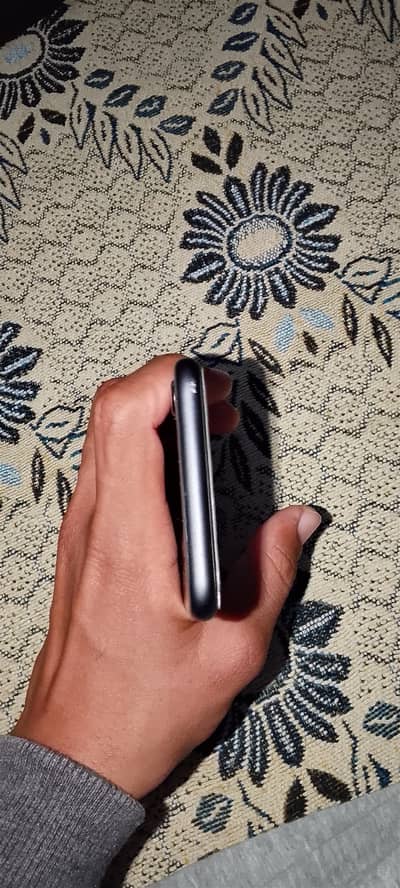 i phone 8 non pta 64 gb 87 battery health all orignal