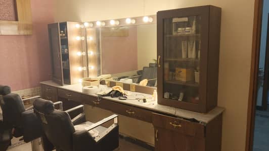 whole parlour setup for sale