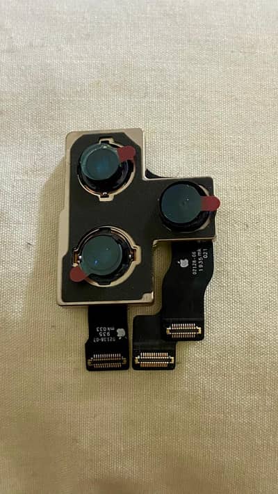 I phone 11 or 11 pro 100% original rear camera no repairs