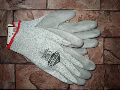 Uncuttable gloves of silicone special for trend (basant)