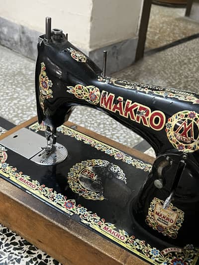 Makro Sewing Machine