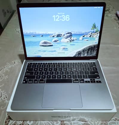 MacBook Air M1 | (8/256) | Silver | Complete box | 139k
