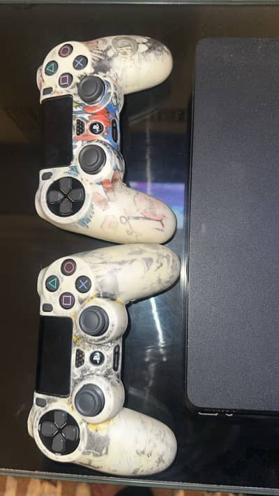 Playstation 4s slim
