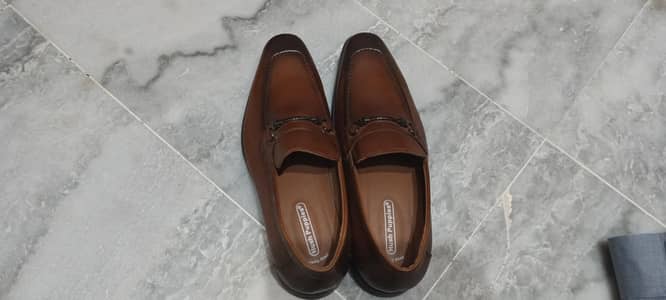 Brand new footwear with out box(wrong size)