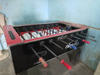 patti ,foosball, raad game