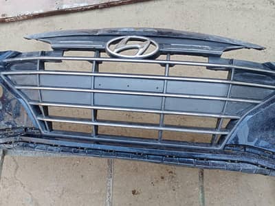 Hyundai Elantra Front Bummer with grill used.