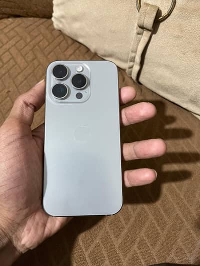 iPhone 15 pro JV natural titanium 10/10