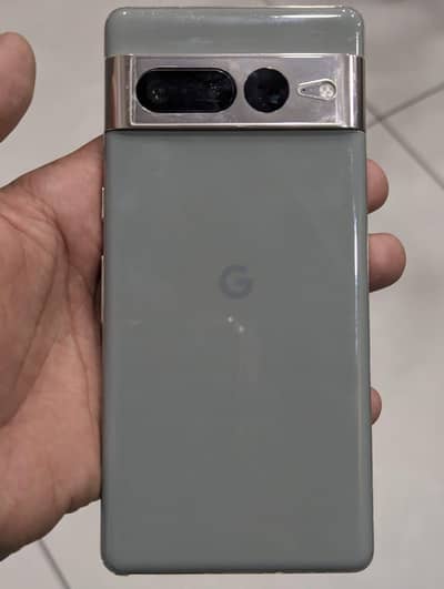 Google Pixel 7 Pro 12 / 128 Right Corner Shade