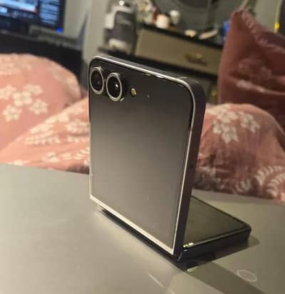 100 % BRAND NEW SAMSUNG FLIP 6 12GB/512GB OFFICE PTA APPROVED