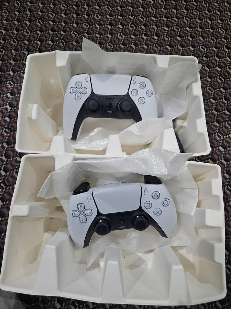 PS5 New Controller. 10/10 never used 0