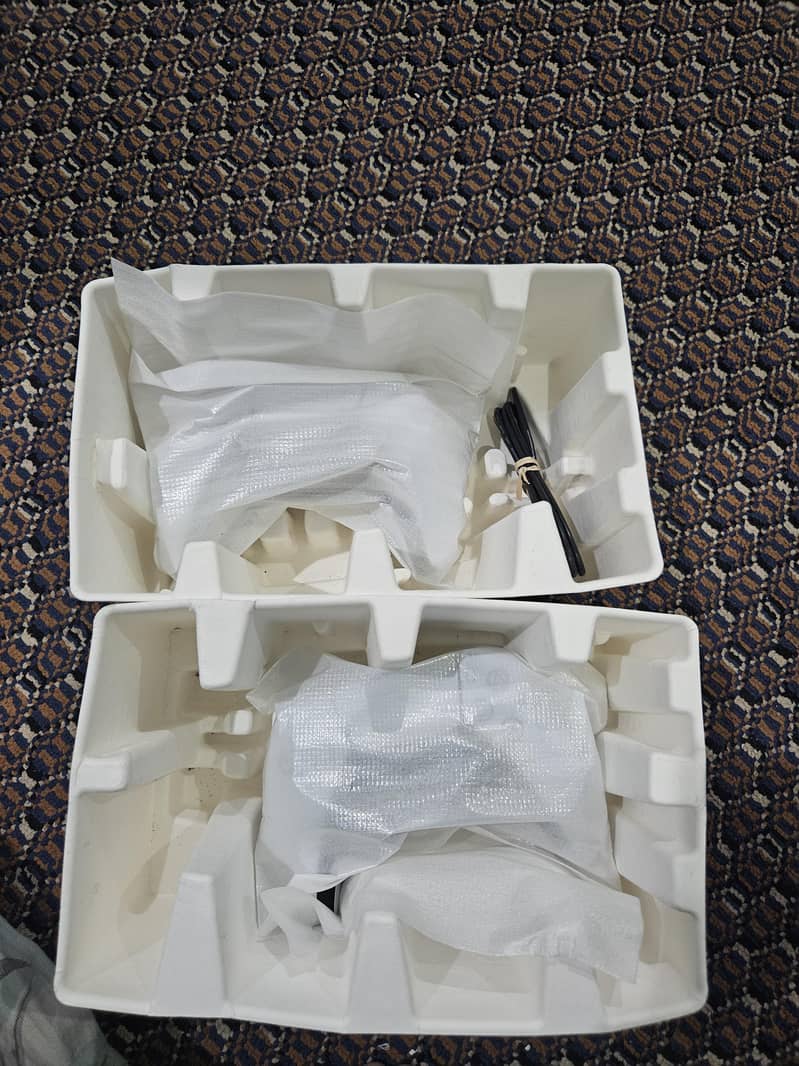 PS5 New Controller. 10/10 never used 1