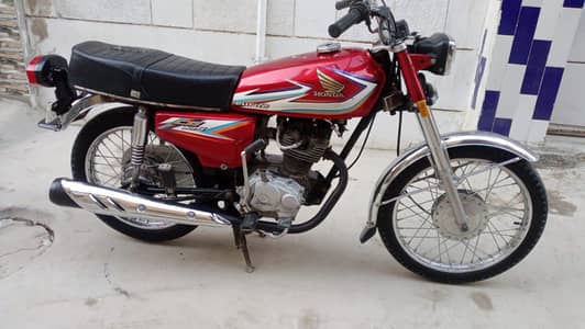 Honda CG 125cc urgent for sale contact WhatsApp,,03267515434
