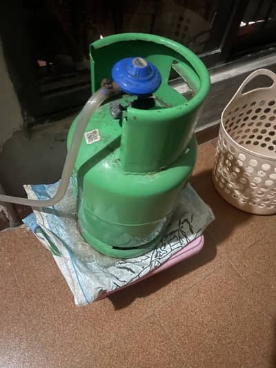 National hob with gas cylinder for urgent sale price dead final