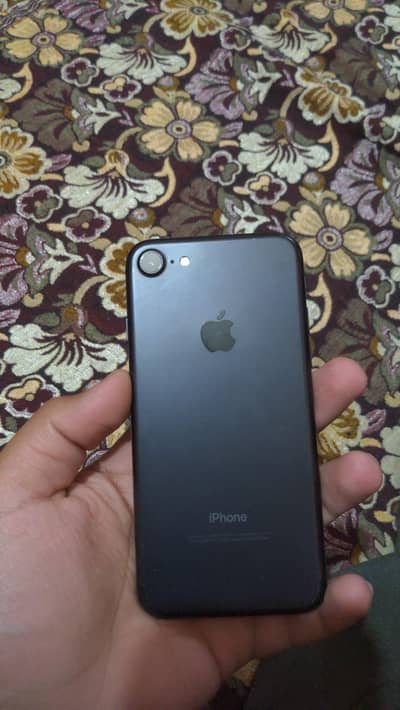 iphone 7 non PTA all ok original  what'sapp contact me 03245091653