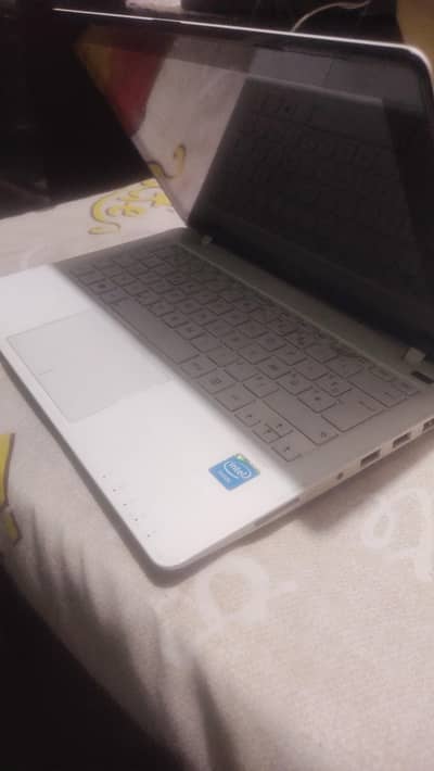 asus Lap top.   ssd.     320 gb