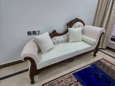 Dewaan Sofa
