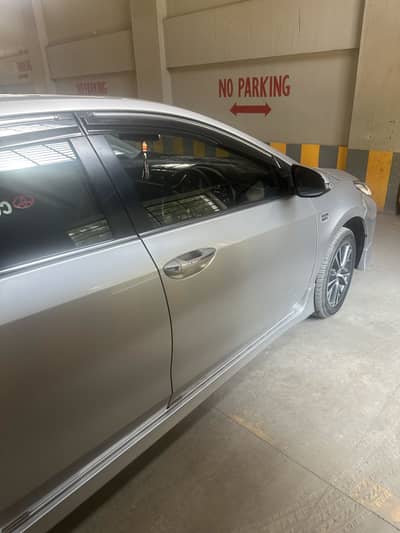 Grande 1.8 black interior