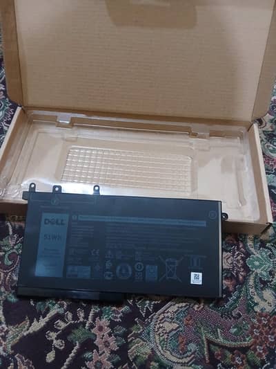 Dell CD and DVD Room  Laptop Battery 3 cell and Speakers