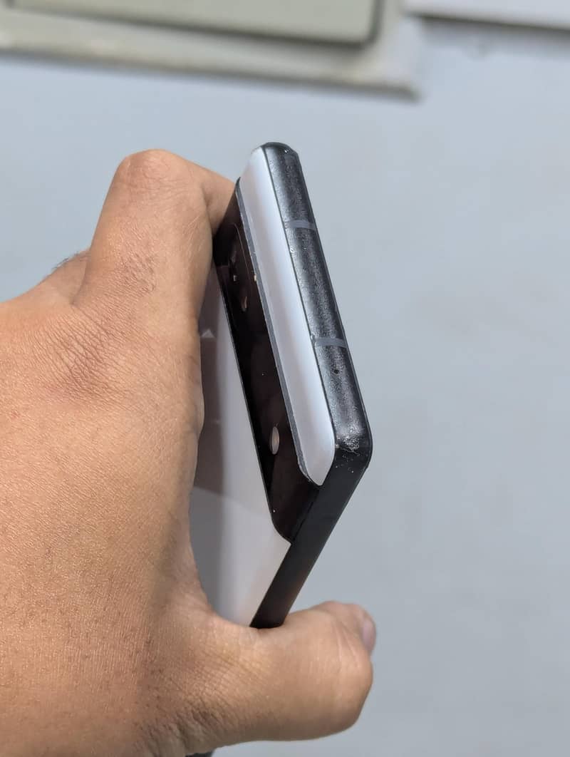 Read Complete Description 3