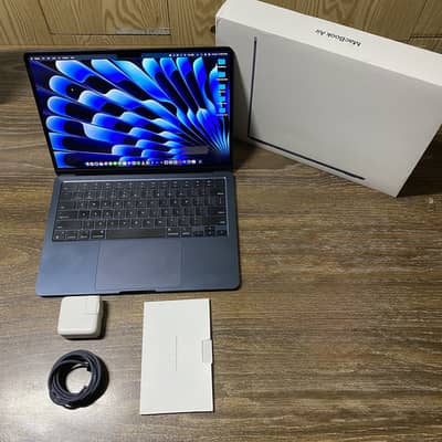MacBook Air M4 16GB 256GB | 10/10 Condition | Midnight Blue