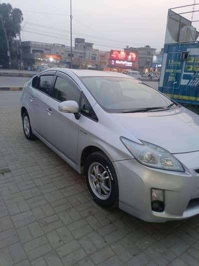 Personal used car with good condition, for house use easy and comfort.