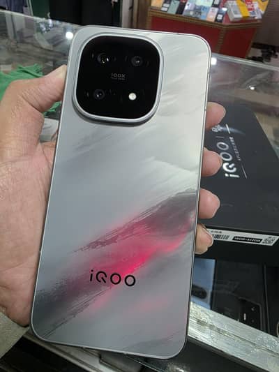 IQOO 15 Flagship King